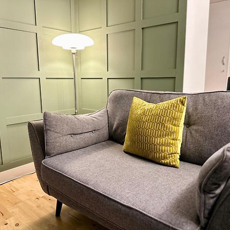 Private Garden Apartment With Geodome Manchester Dış mekan fotoğraf