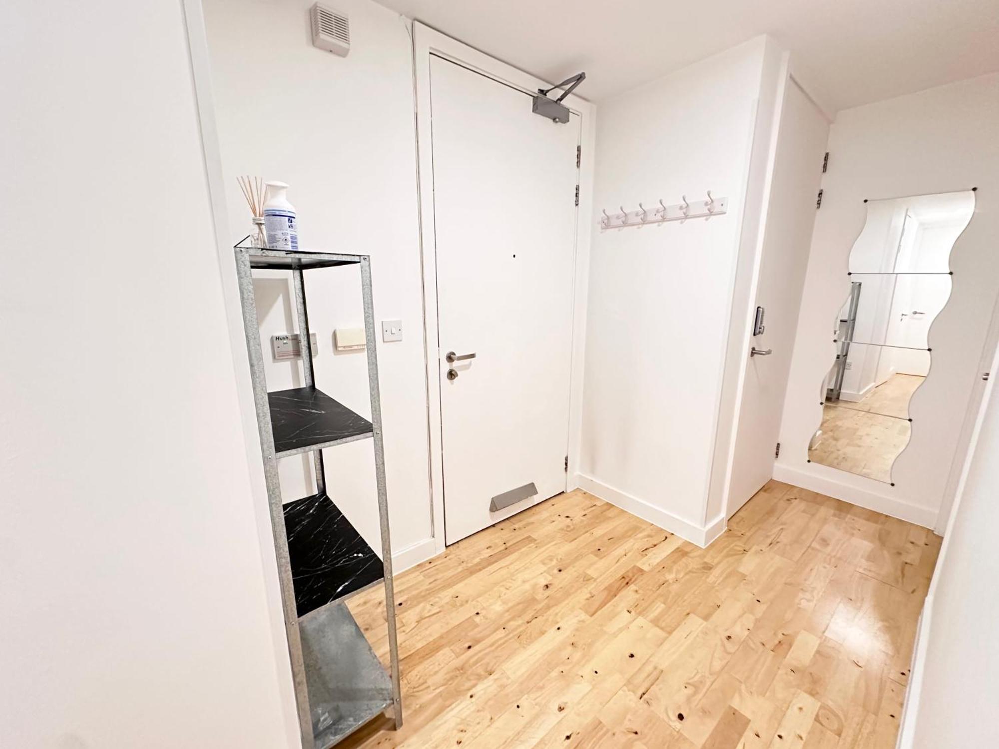 Private Garden Apartment With Geodome Manchester Dış mekan fotoğraf