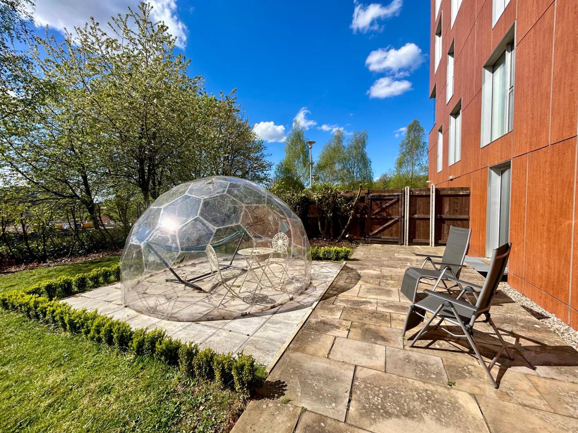 Private Garden Apartment With Geodome Manchester Dış mekan fotoğraf